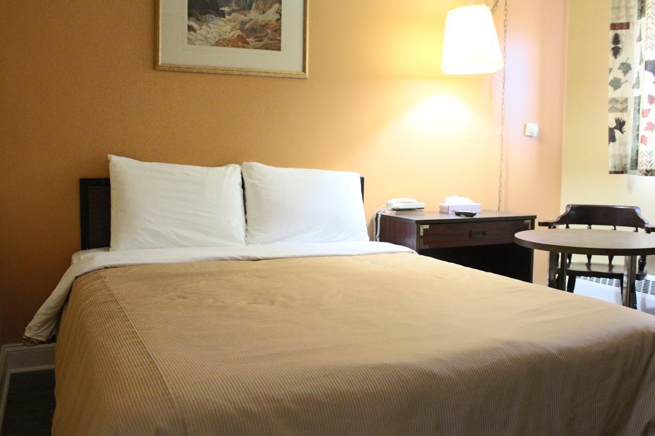 Travellers Motel 2*